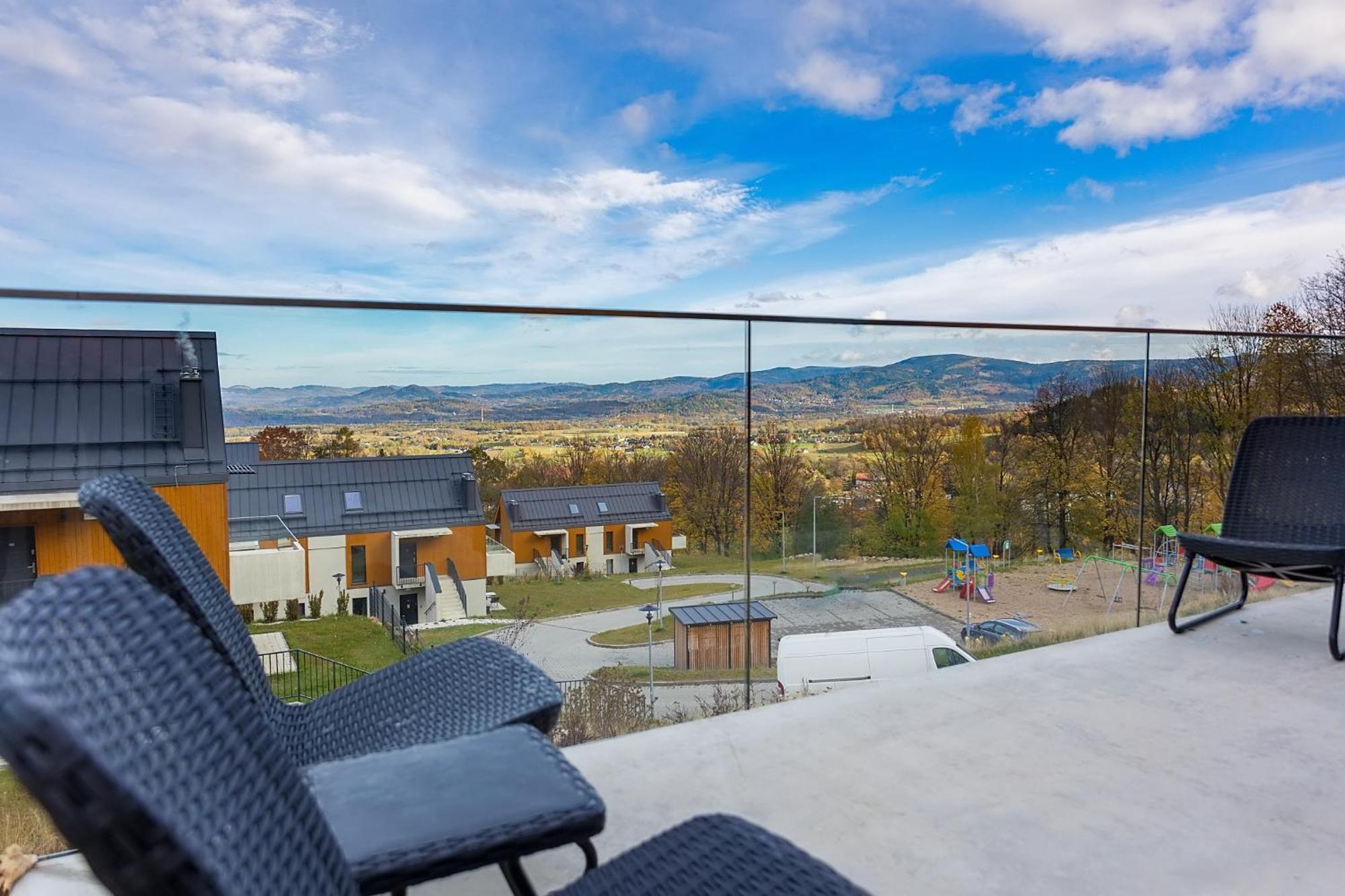 Wonder Hillside: Ski-side With Playground And Outdoor Gym *