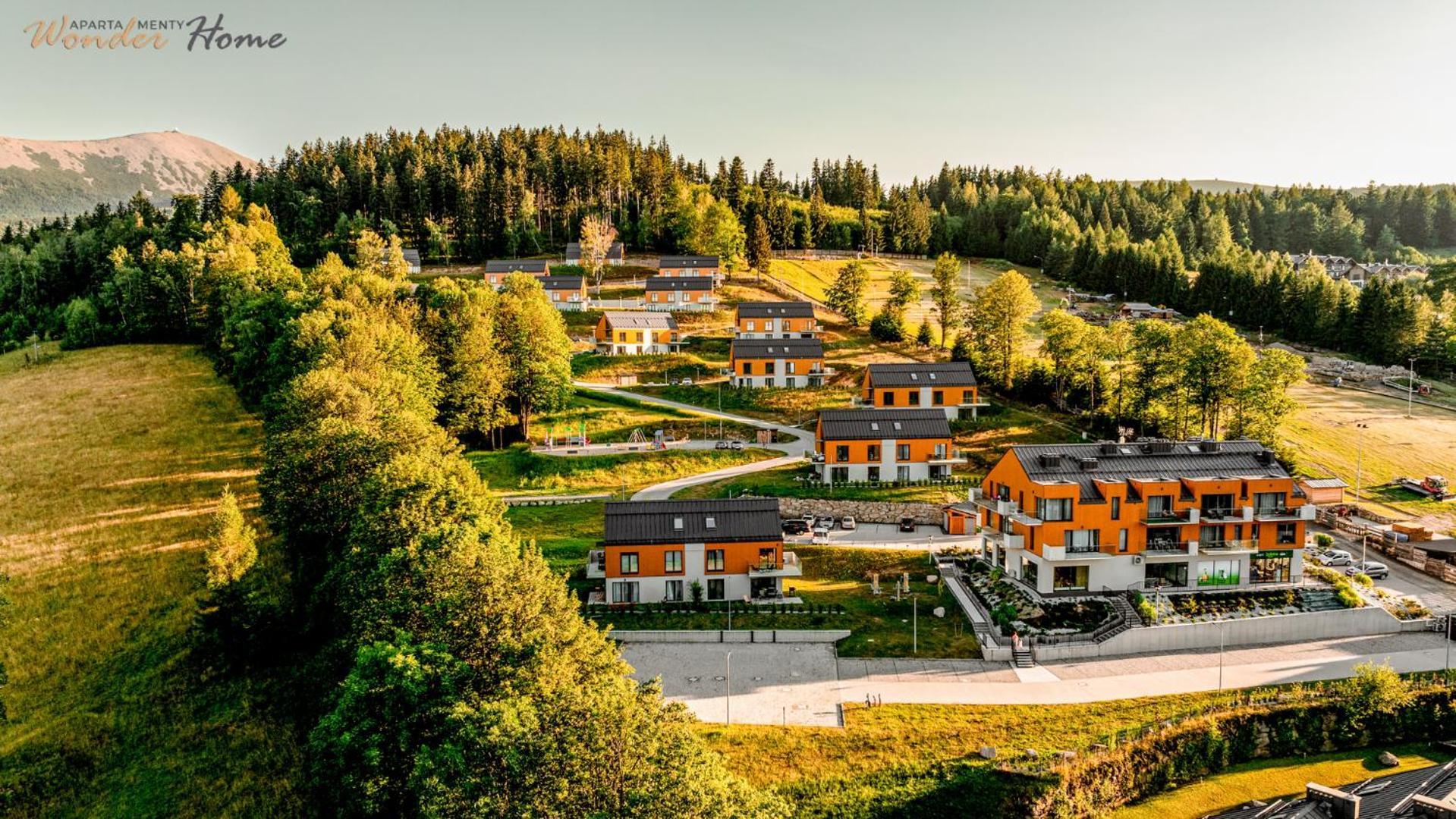Apartment Wonder Hillside: Ski-side With Playground And Outdoor Gym